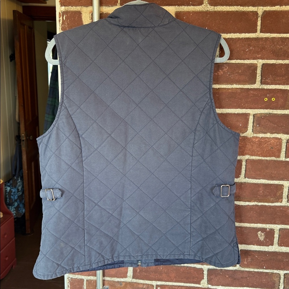 Orvis Women’s Navy Quilted Vest - Picture 2 of 4